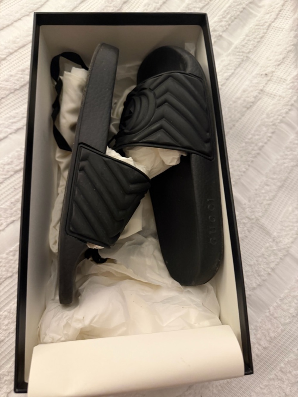 Gucci Black Quilted Logo Slide Sandals - Picture 3 of 3